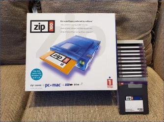 Zip-Drive_1.webp Zip-Drive_1.webp