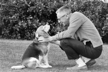 Charles Schultz and the Beagle that inspired Snoopy.webp