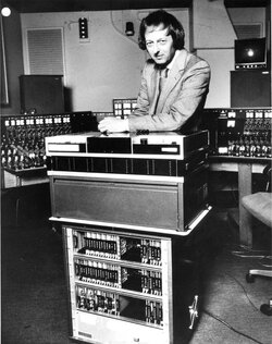 Andre Previn - EMI digital recorder.jpg Andre Previn - EMI digital recorder.jpg