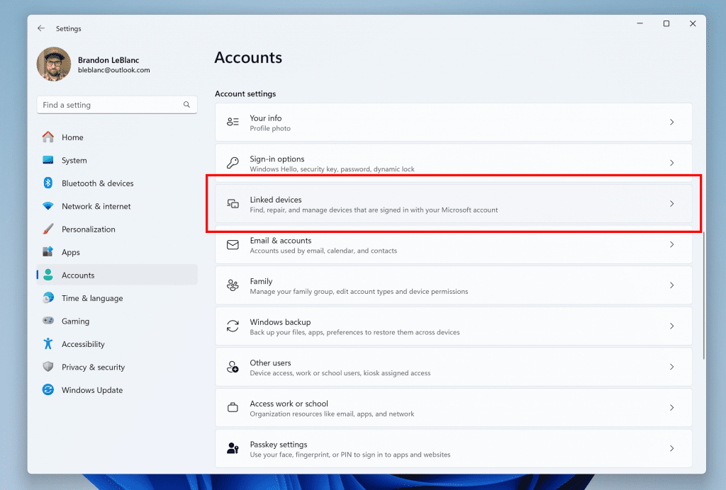 New linked devices page under Accounts settings highlighted in a red box.